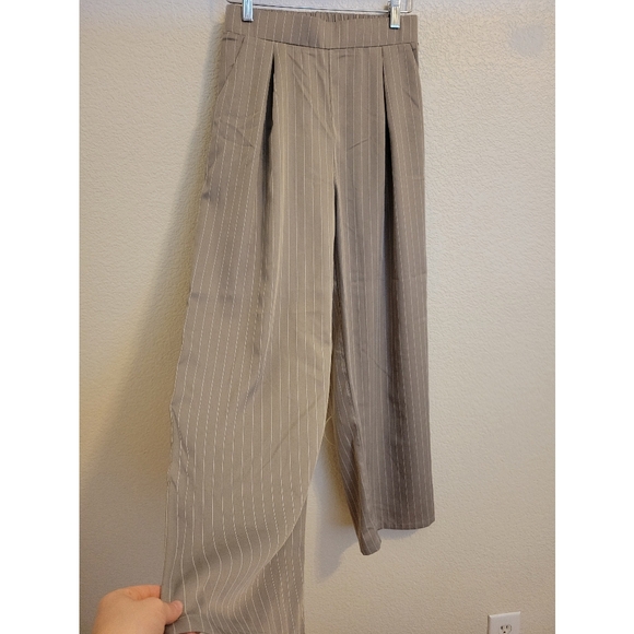 Carolina striped style pant Size small tan color trouser pant with elastic - Picture 3 of 10